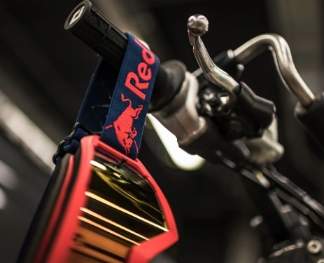 SPECT REDBULL WHIP red/l.red flash/ amber/red mirror S.1